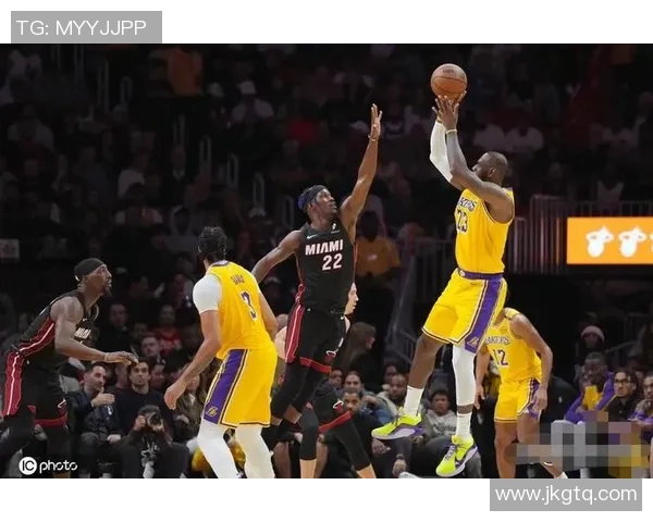 湖人对热火G4精彩比赛视频回放全程回顾与精彩瞬间分析 湖人对热火G4精彩比赛视频回放全程回顾与精彩瞬间分析