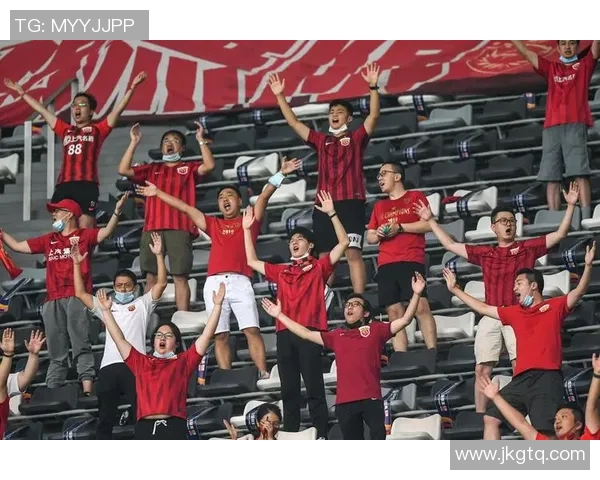 每体:特尔施特根在斯坦福桥现场观战,他挨近回归球队合练 每体:特尔施特根在斯坦福桥现场观战,他挨近回归球队合练